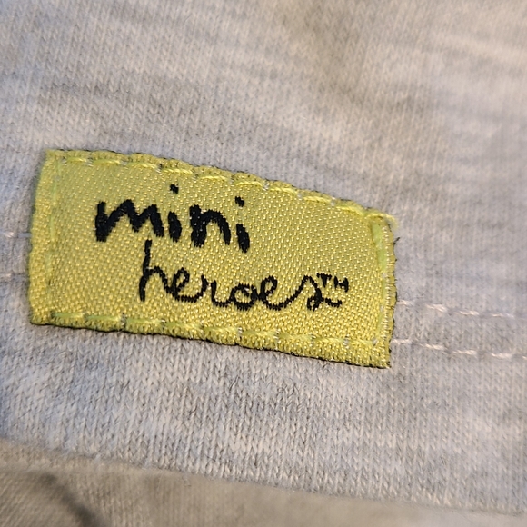 Mini Heroes light grey onesie/bodysuit - Picture 4 of 4